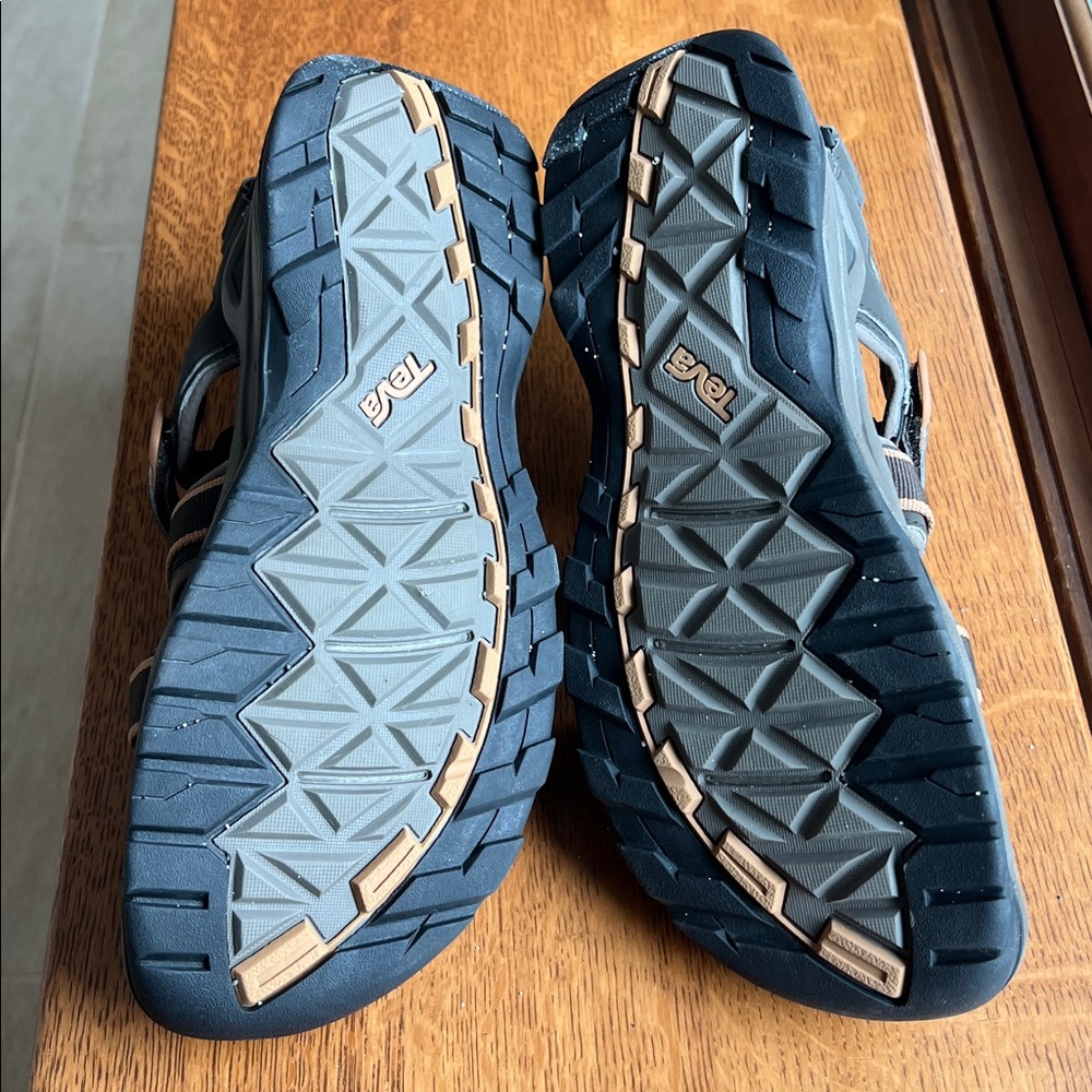 Teva Omnium 2 Men’s Sandals size 10 - Picture 2 of 3